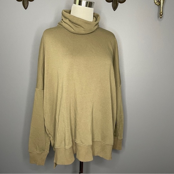 Aerie military green oversized long sleeve turtleneck sweatshirt size medium - Picture 1 of 5